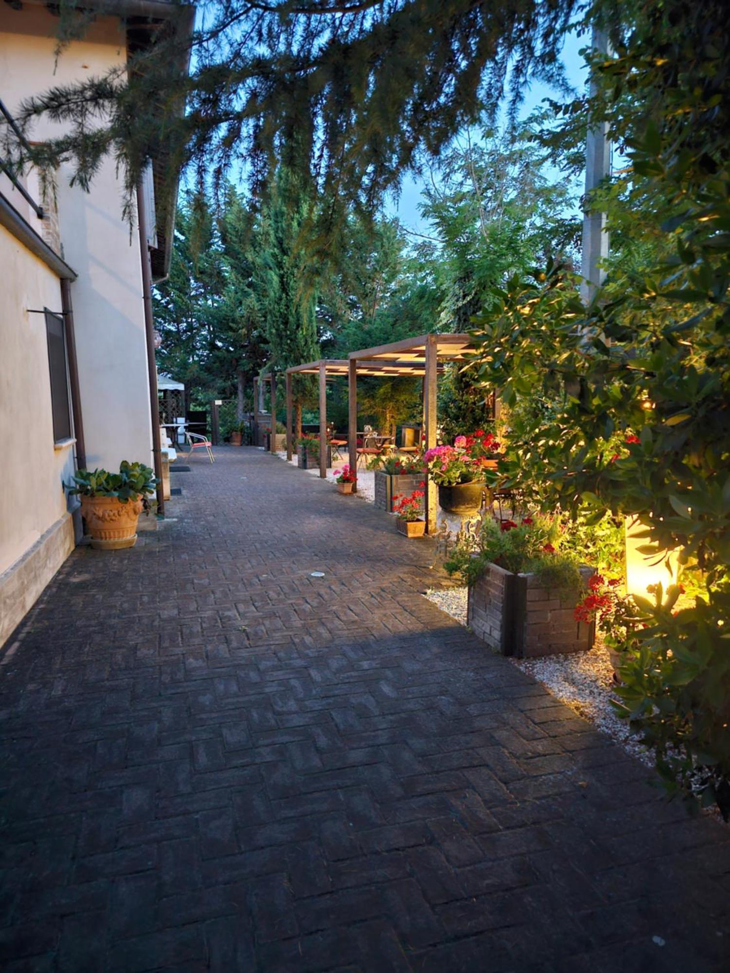 Hôtel Convento Di San Martino In Crocicchio à Urbino Extérieur photo